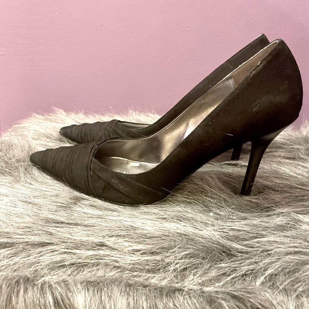 Marc fisher pumps pointy toe